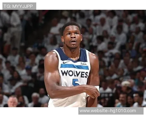 爱德华兹29分钟内高效发挥18投8中贡献26分5篮板3助攻2盖帽表现精彩但犯规频繁影响比赛乐趣 爱德华兹29分钟内高效发挥18投8中贡献26分5篮板3助攻2盖帽表现精彩但犯规频繁影响比赛乐趣